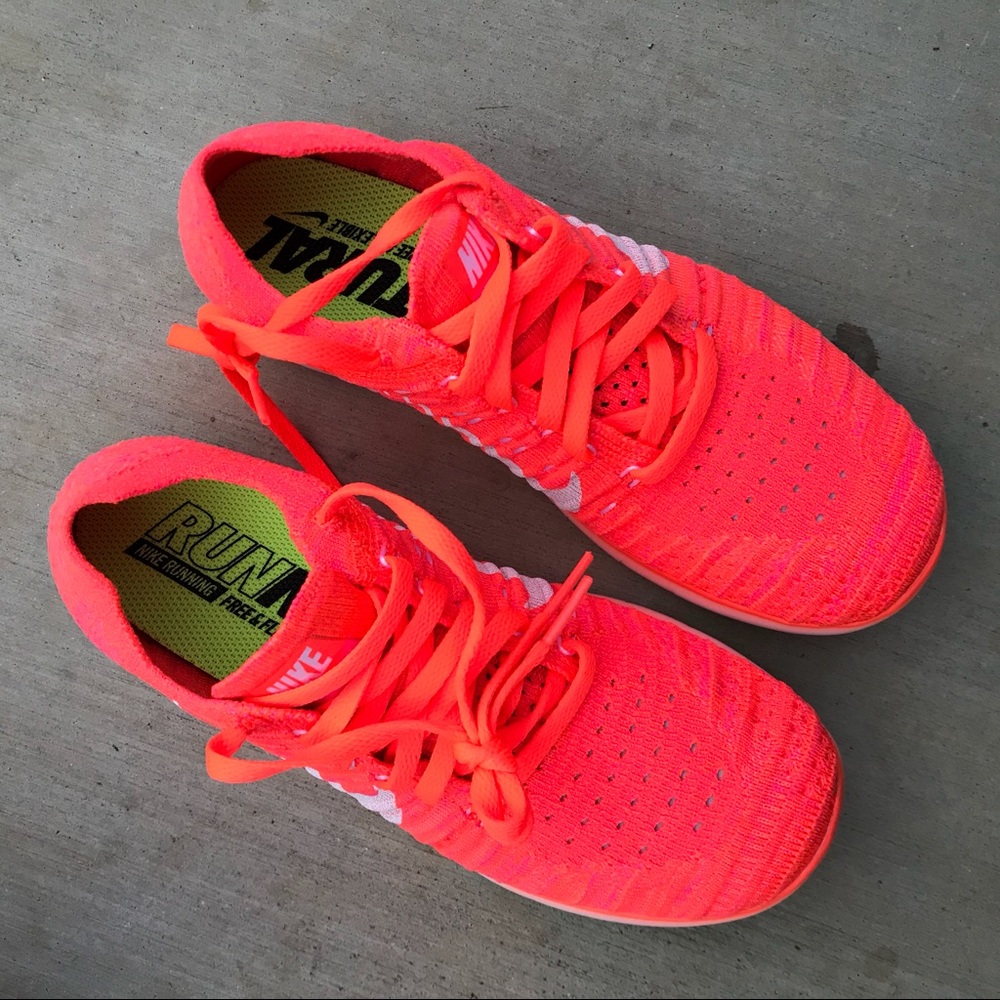 NEW 💥 NIKE FLYKNIT FREE RN SZ 8 WOMEN - Picture 4 of 8